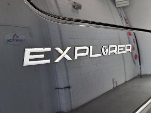 Used 2015 Chevrolet Express 2500 RWD image 29