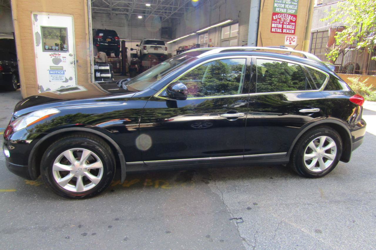 Used 2010 INFINITI EX35 Journey w/ Technology Pkg AWD/4WD image 2
