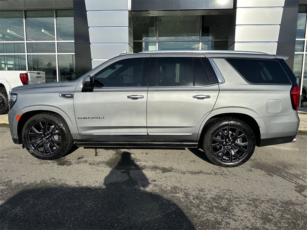 Used 2023 GMC Yukon Denali w/ Denali Reserve Package image 2