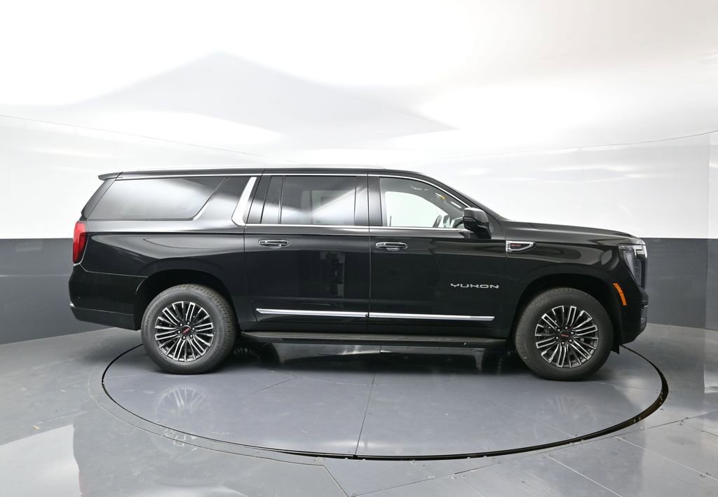 New 2026 GMC Yukon XL Elevation image 2