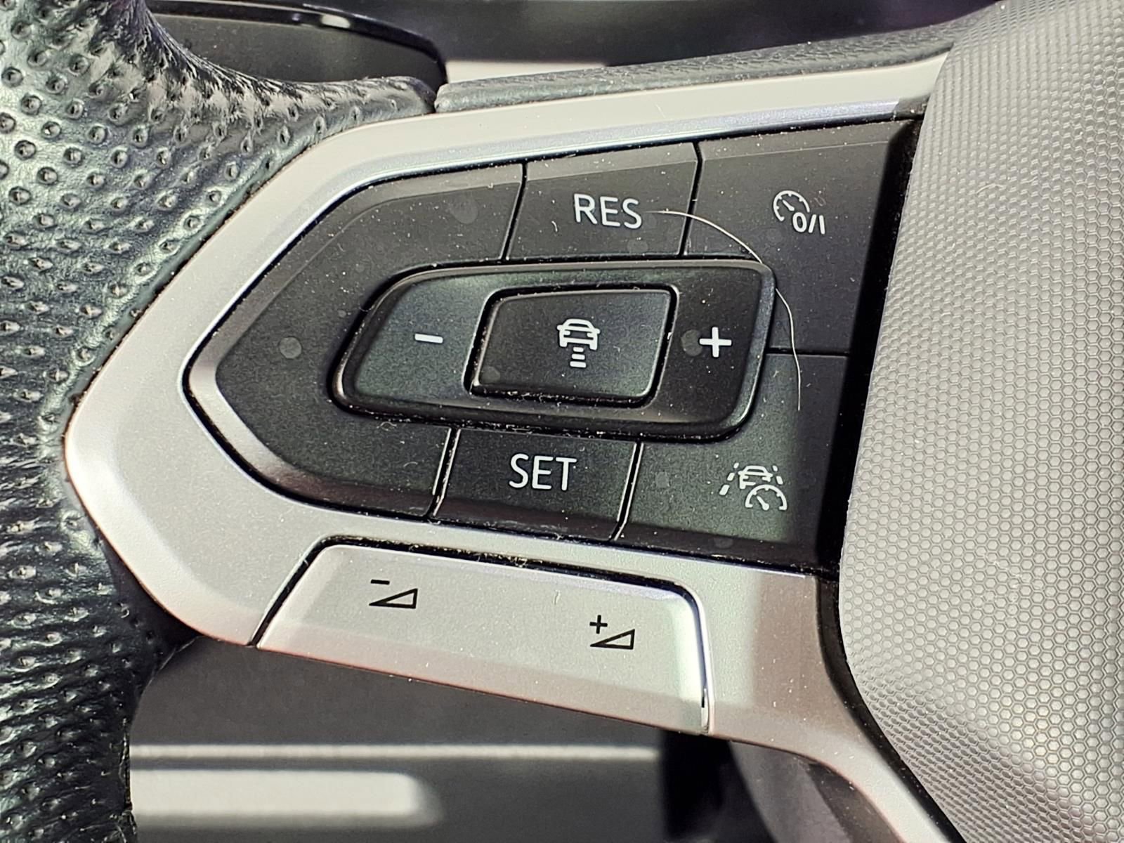 Used 2021 Volkswagen Atlas Cross Sport SEL R-Line w/ Cross Sport MDO Package image 17