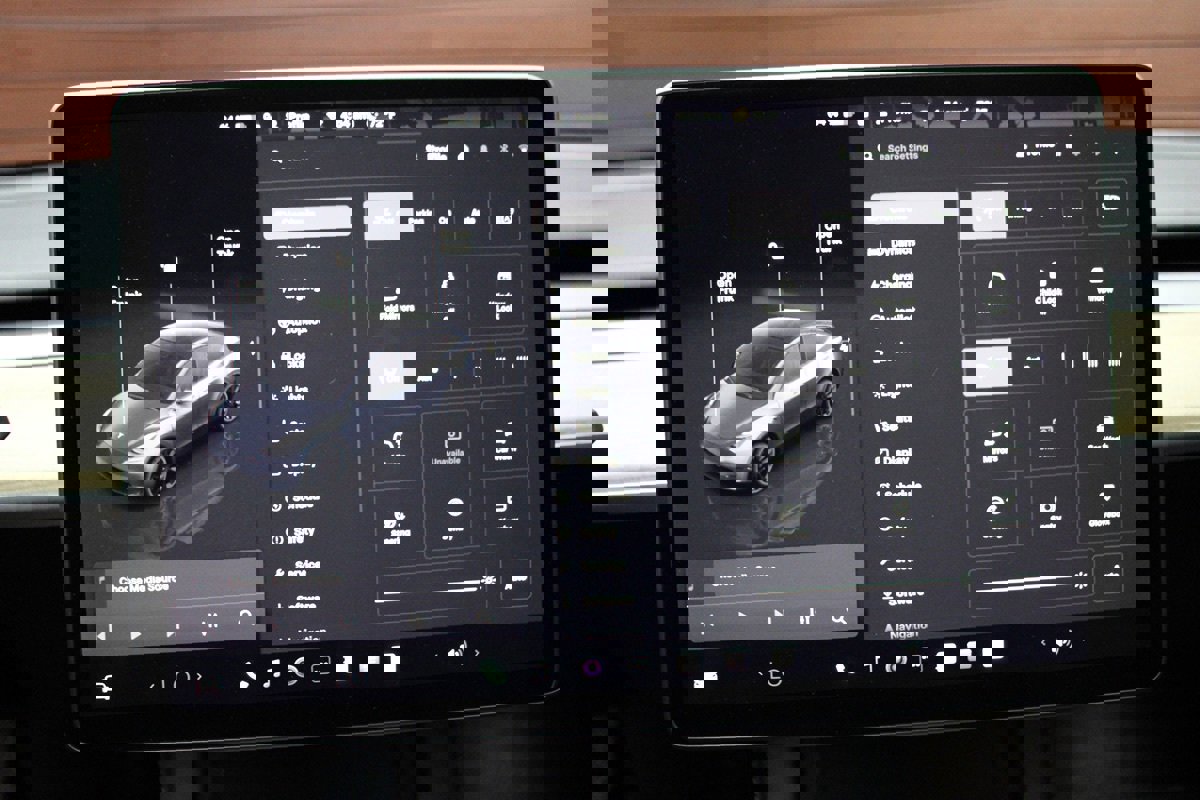 Used 2023 Tesla Model Y Long Range image 23