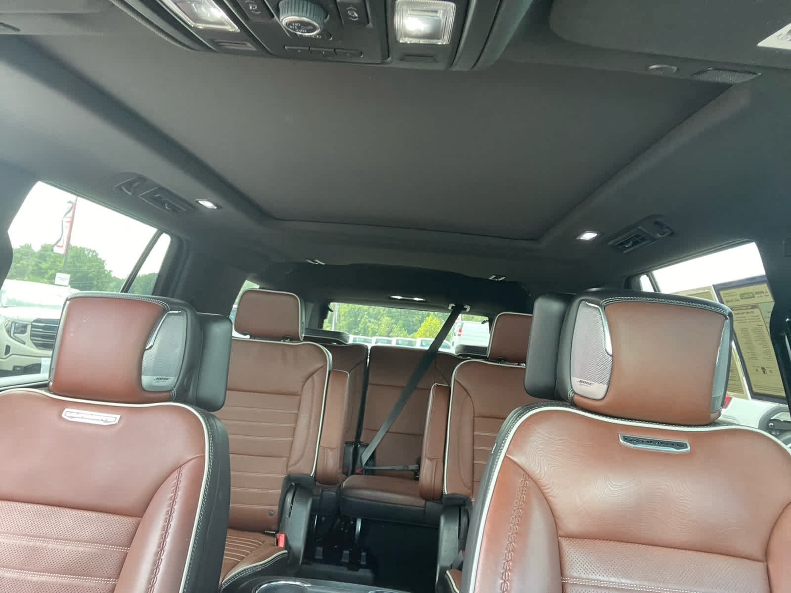 Used 2023 GMC Yukon Denali Ultimate AWD/4WD image 33