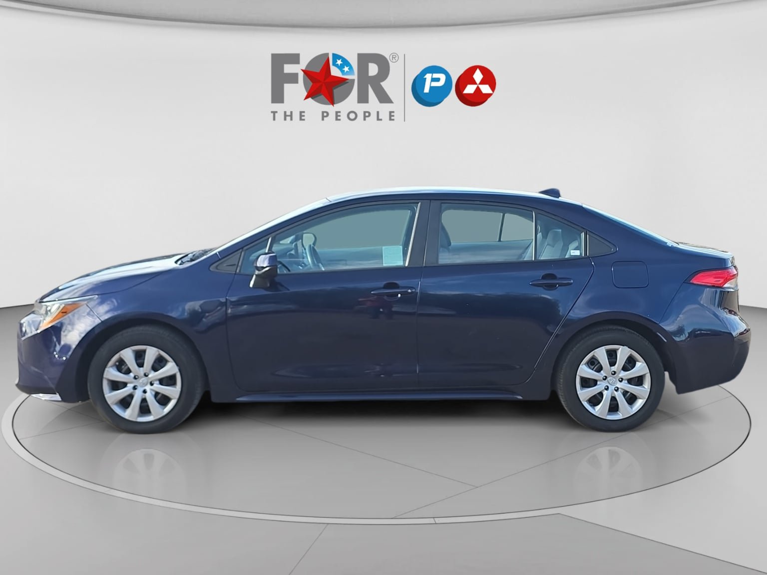 Used 2022 Toyota Corolla LE w/ Carpet Mat Package (TMS) FWD image 2
