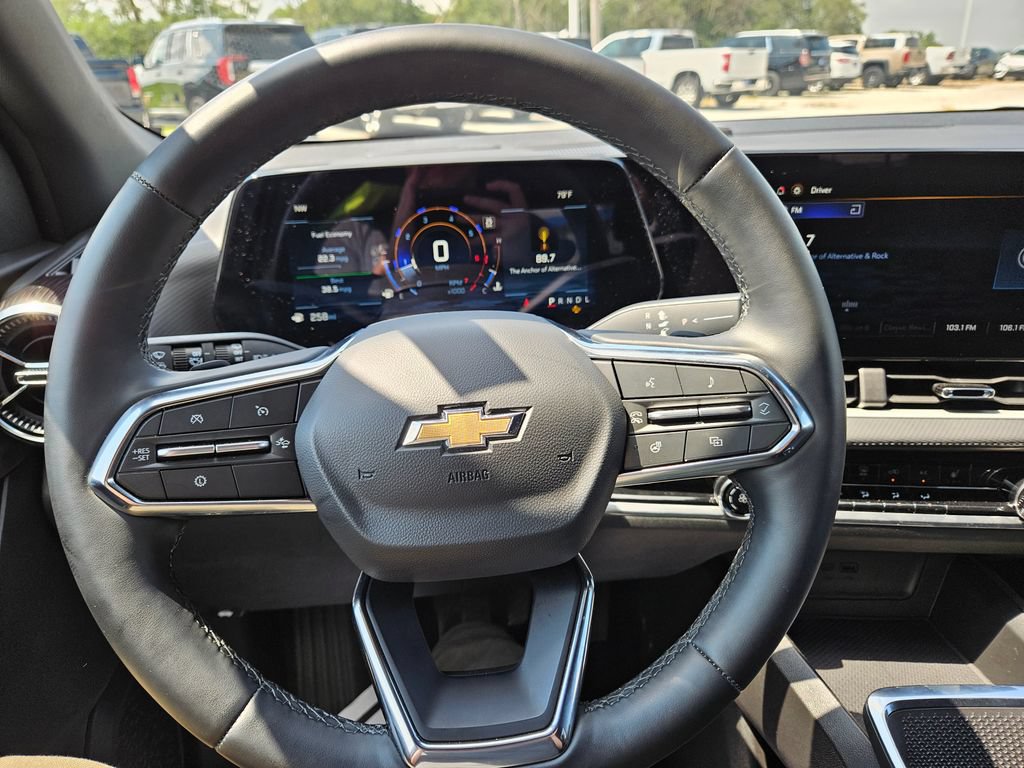 Used 2026 Chevrolet Equinox LT FWD image 12