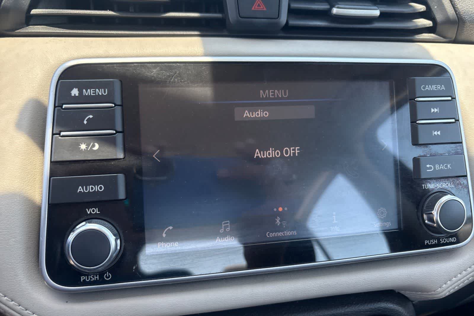 Used 2020 Nissan Versa SV FWD image 19