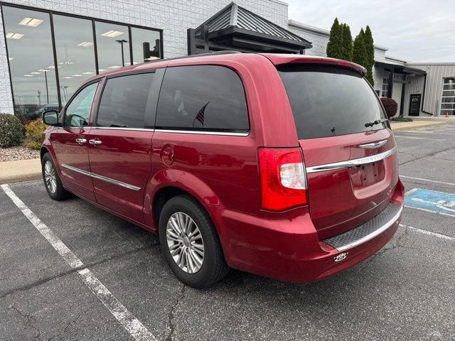 Used 2015 Chrysler Town & Country Touring-L w/ Driver Convenience Group FWD image 8