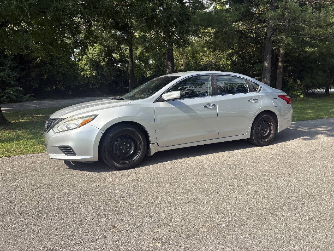 Used 2017 Nissan Altima 2.5 S w/ Power Driver Seat Package FWD image 17