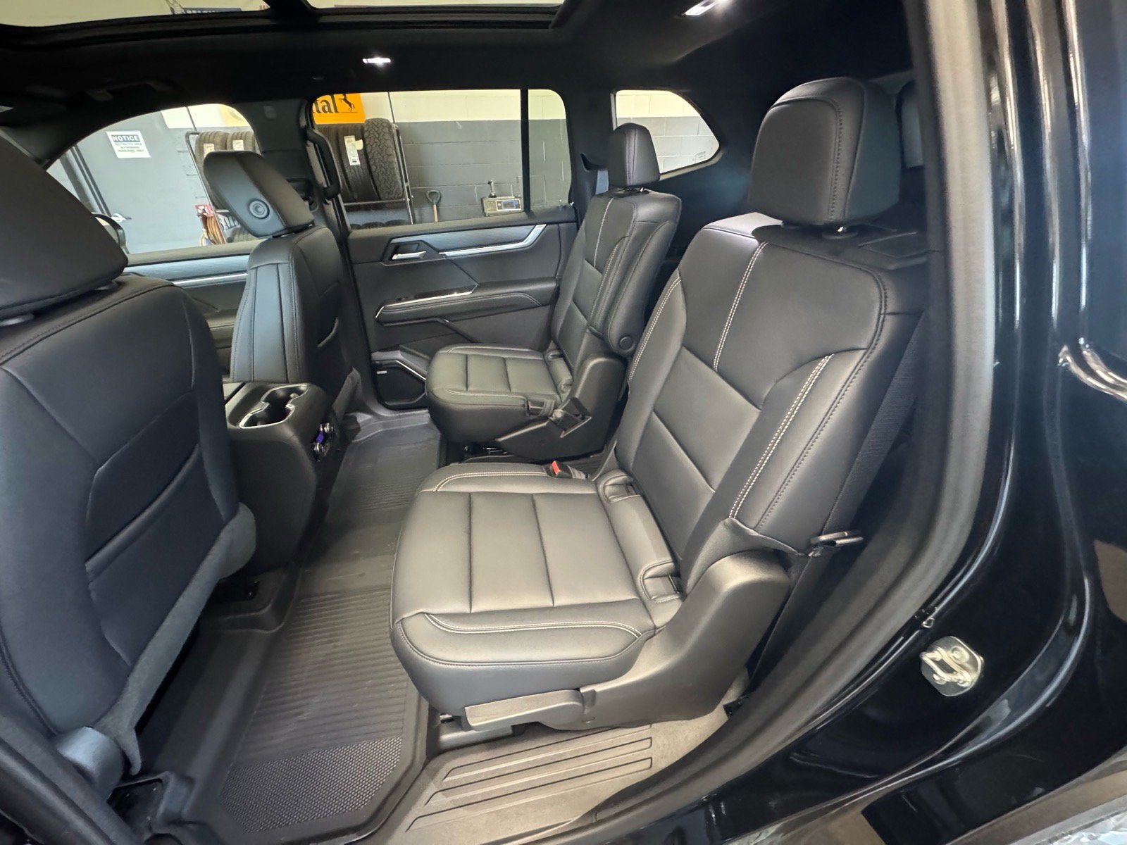 New 2026 GMC Acadia Elevation w/ Elevation Premium Package AWD/4WD image 10