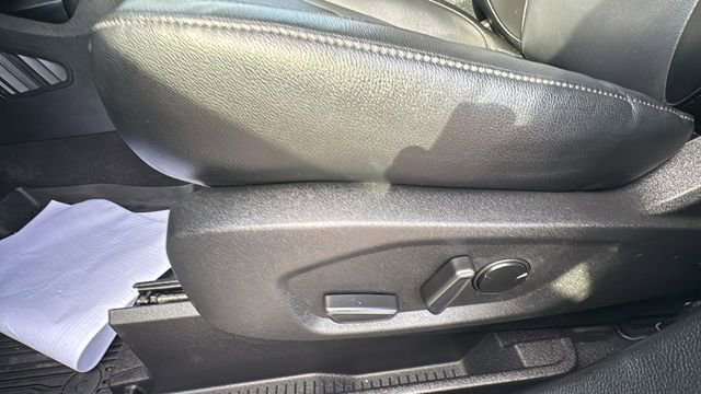 Certified 2022 Ford Edge Titanium w/ Class II Trailer Tow Package AWD/4WD image 9