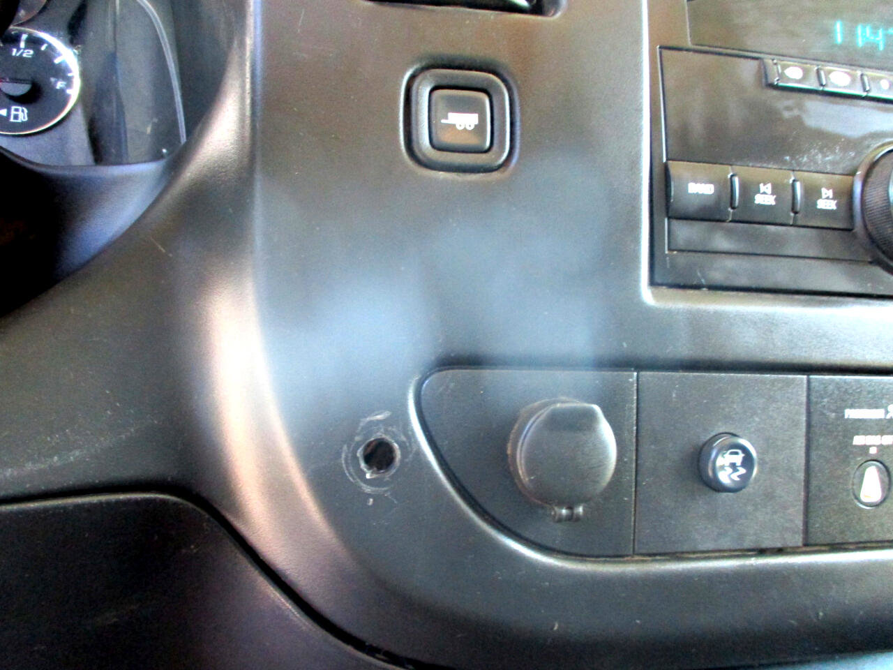 Used 2011 Chevrolet Express 2500 image 12