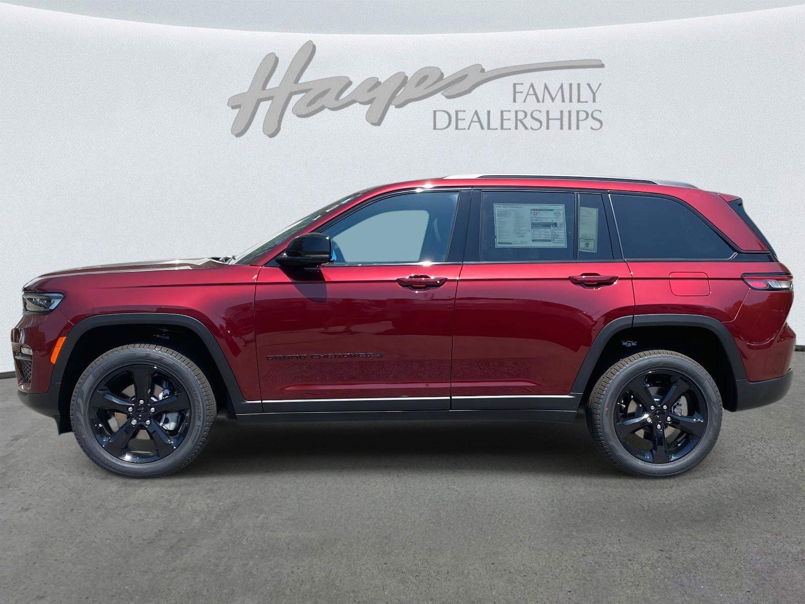 New 2025 Jeep Grand Cherokee Limited w/ Black Appearance Package image 22