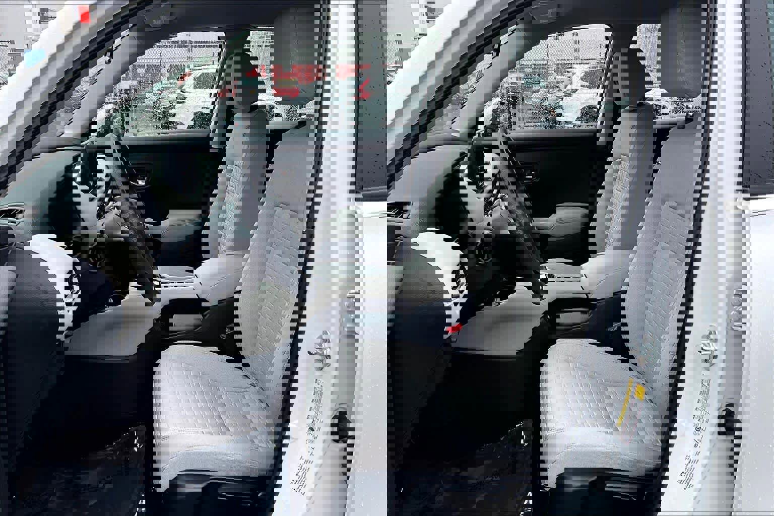 Used 2023 Honda HR-V LX image 8