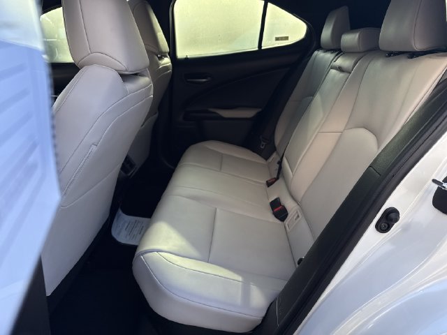 Used 2020 Lexus UX 250h w/ Premium Package AWD/4WD image 13