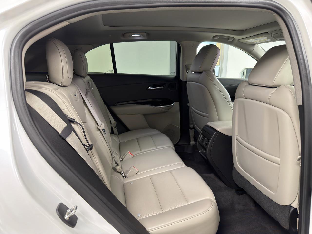 Used 2019 Cadillac XT4 Premium Luxury AWD/4WD image 30