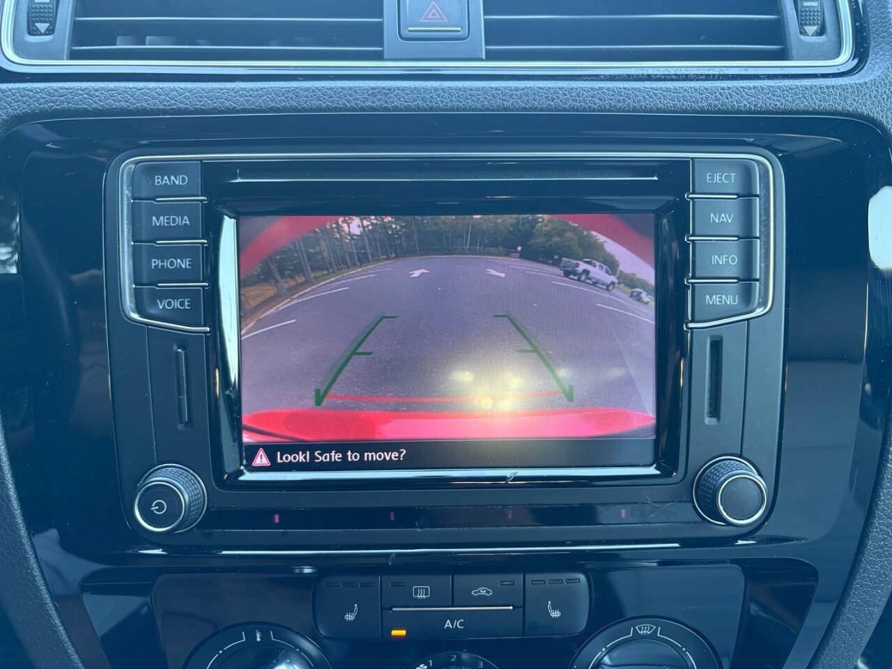 Used 2016 Volkswagen Jetta Sport image 17