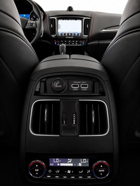 Used 2019 Maserati Levante Trofeo AWD/4WD image 28
