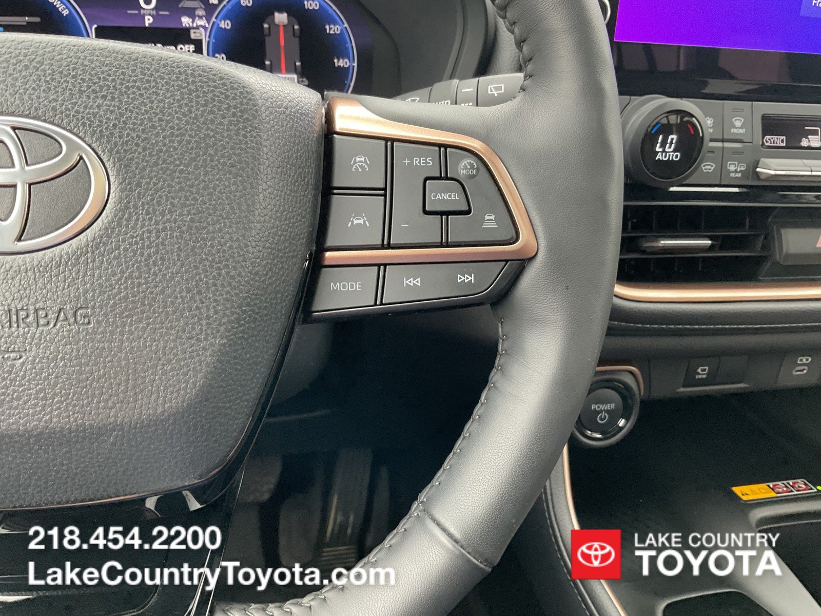 Used 2025 Toyota Grand Highlander AWD Hybrid image 30