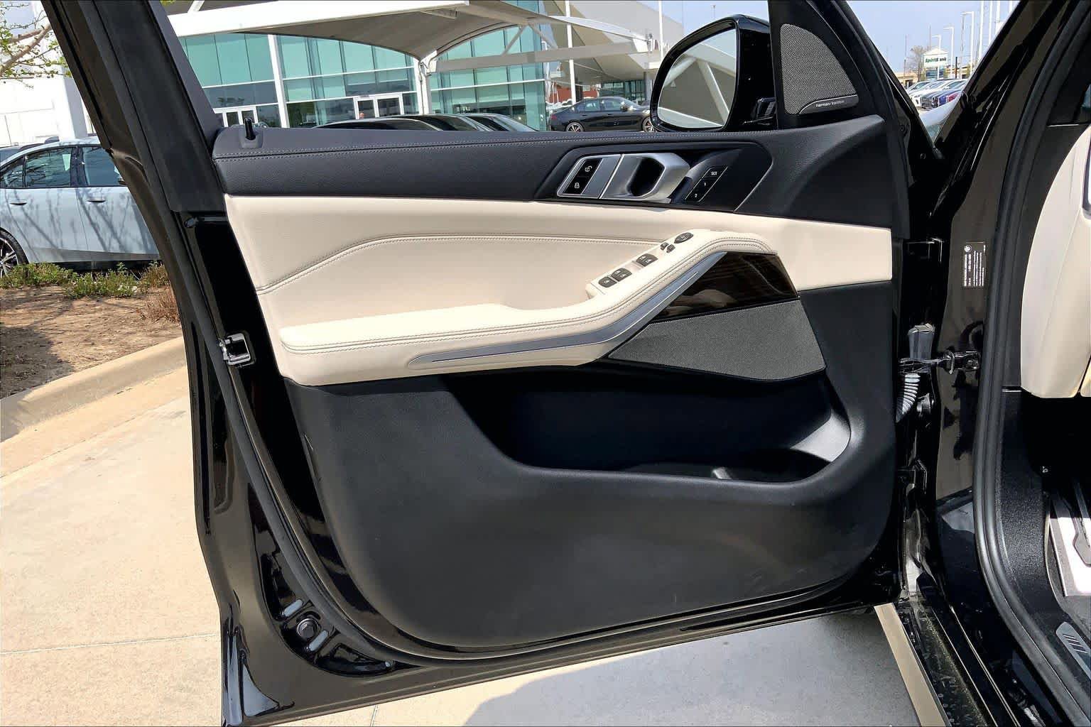 Used 2021 BMW X5 xDrive40i w/ M Sport Package image 20