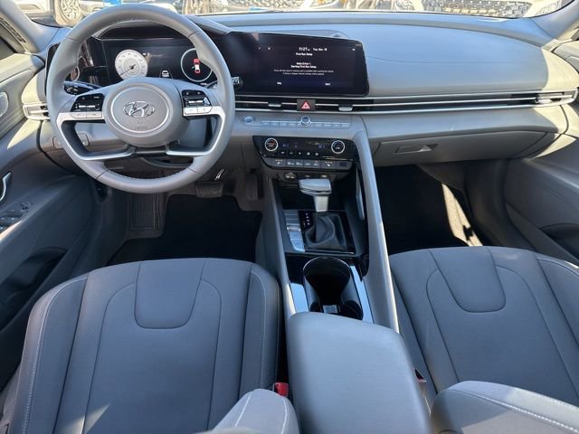 Certified 2023 Hyundai Elantra SEL w/ Convenience Package image 4