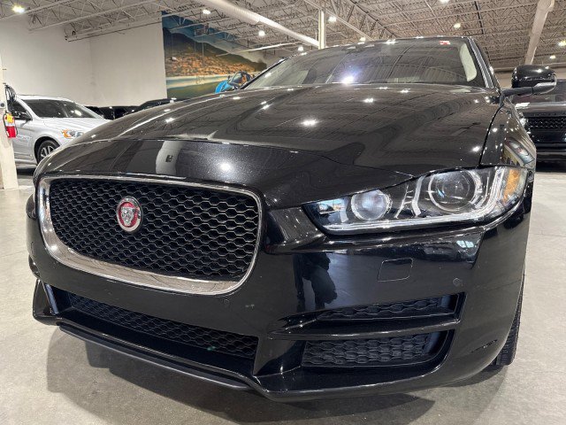 Used 2017 Jaguar XE Prestige image 28