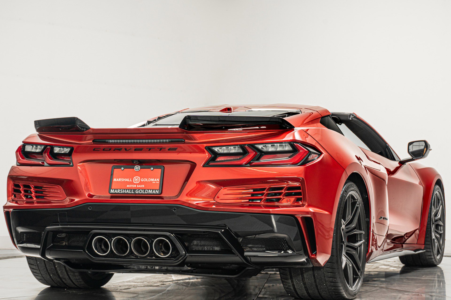 Used 2024 Chevrolet Corvette Z06 RWD image 9