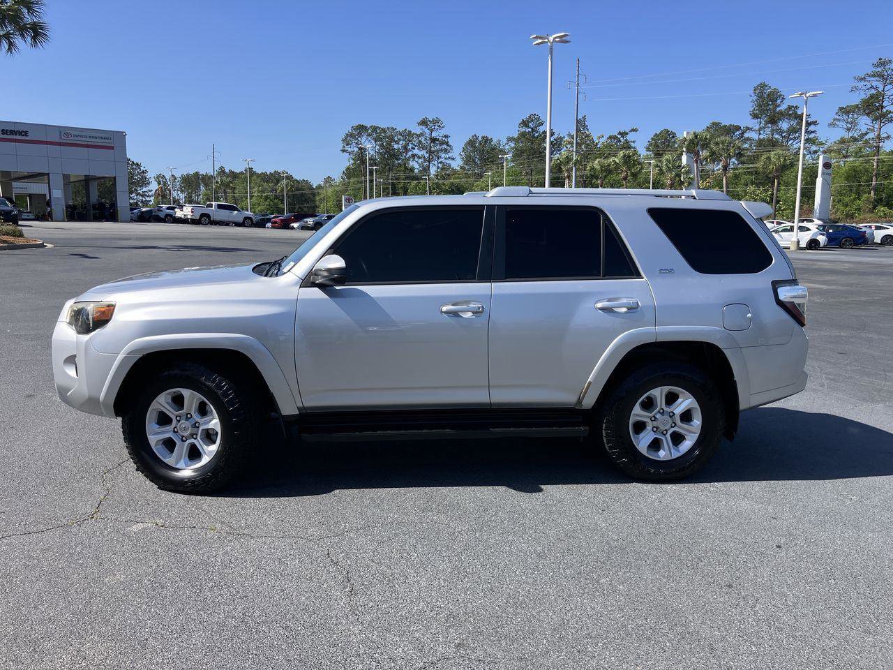 Used 2016 Toyota 4Runner SR5 image 2