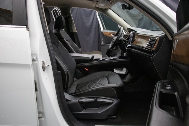 Used 2024 Volkswagen Atlas SE image 16