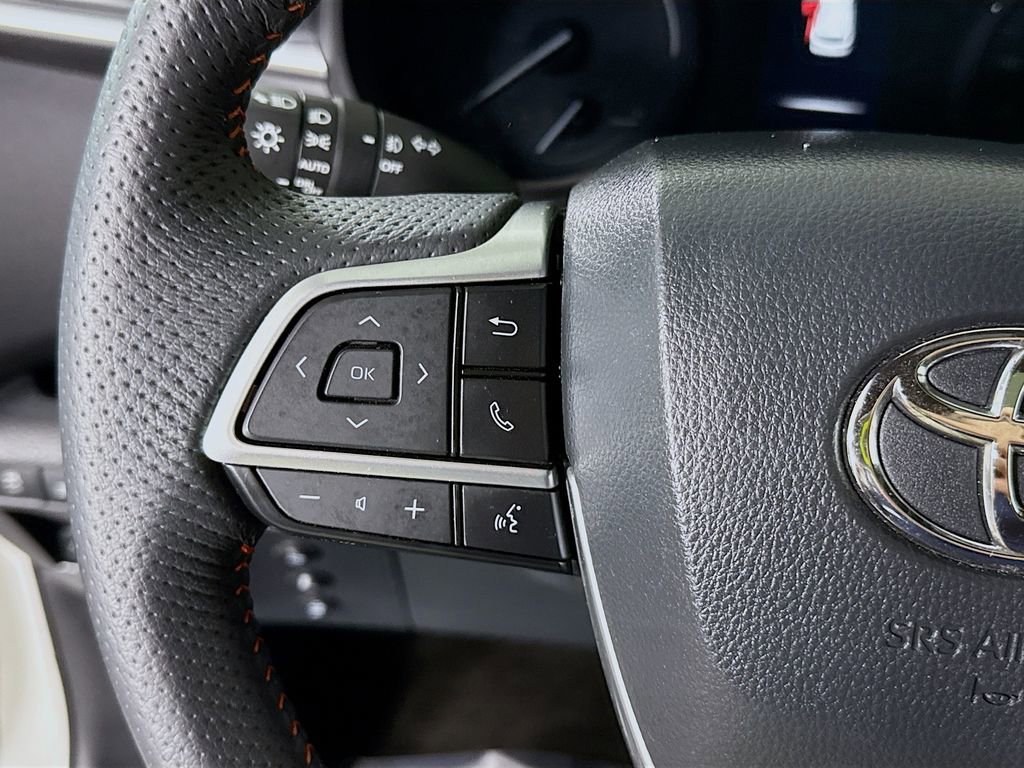 Used 2024 Toyota Sienna XSE w/ XSE Plus Package AWD/4WD image 23