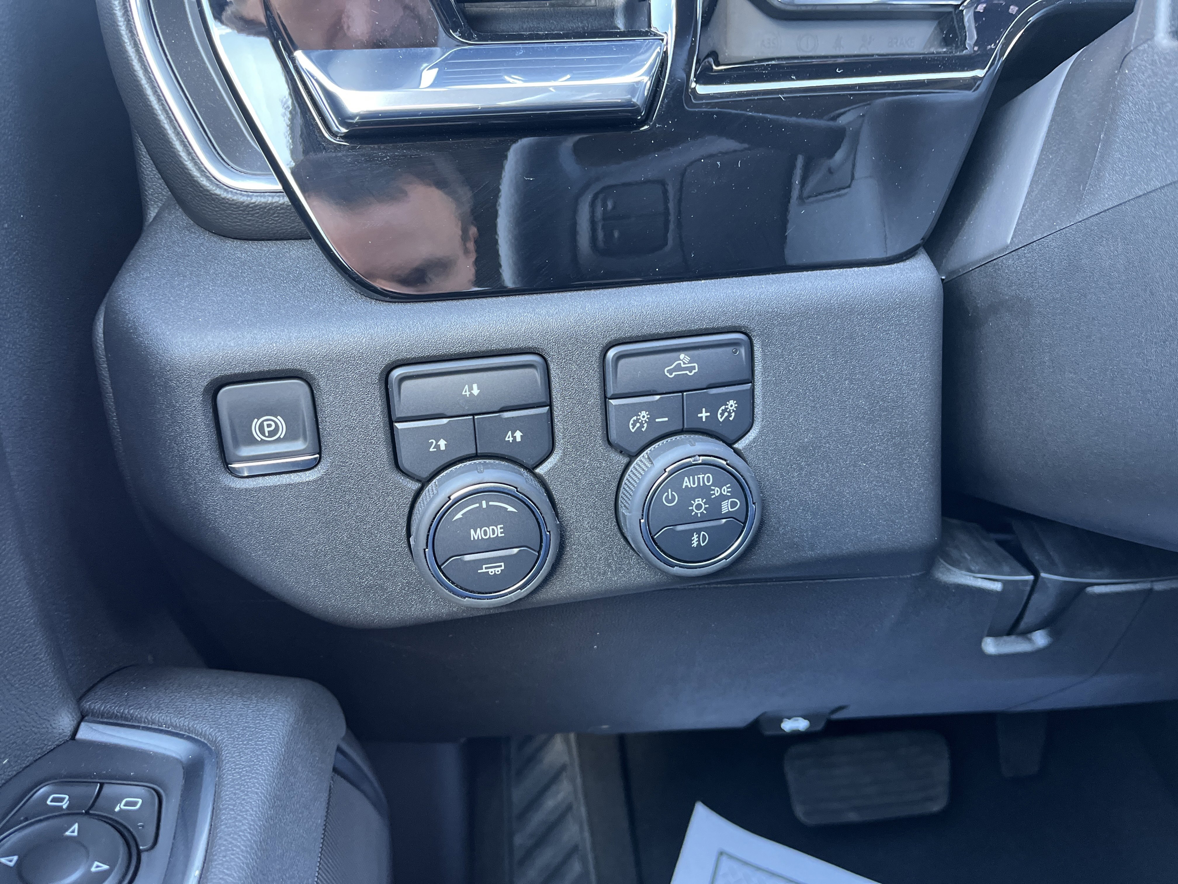 Used 2025 Chevrolet Silverado 2500 LT image 21