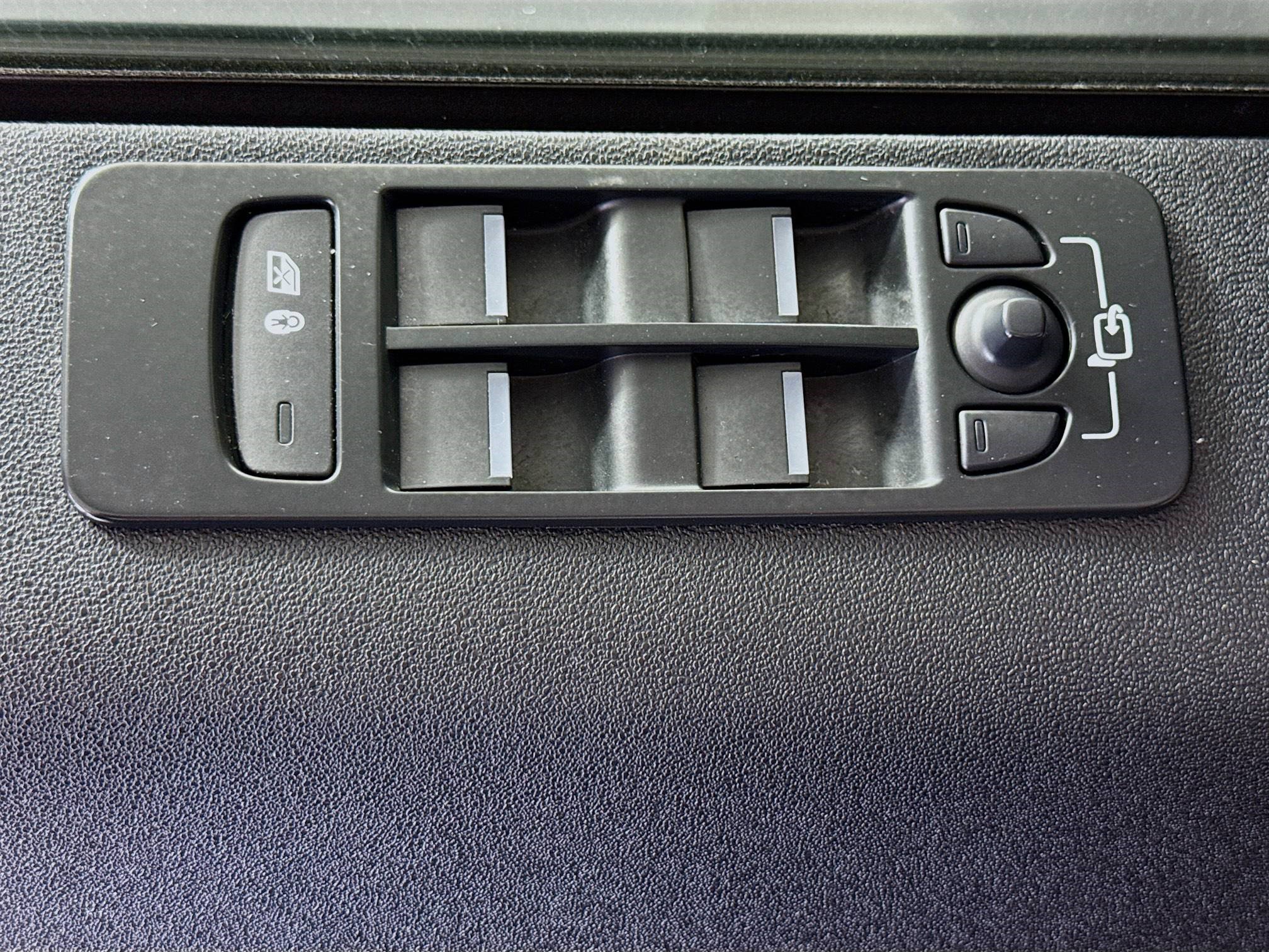 Used 2023 Land Rover Discovery Sport S R-Dynamic image 22