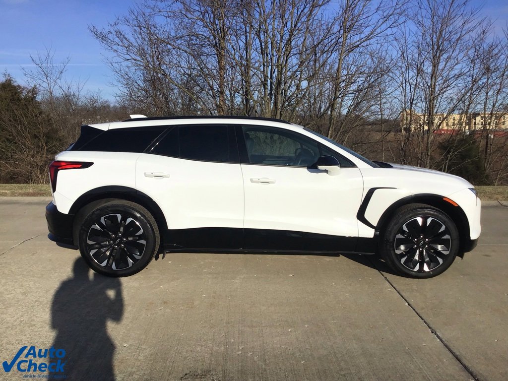 Used 2024 Chevrolet Blazer EV RS image 2