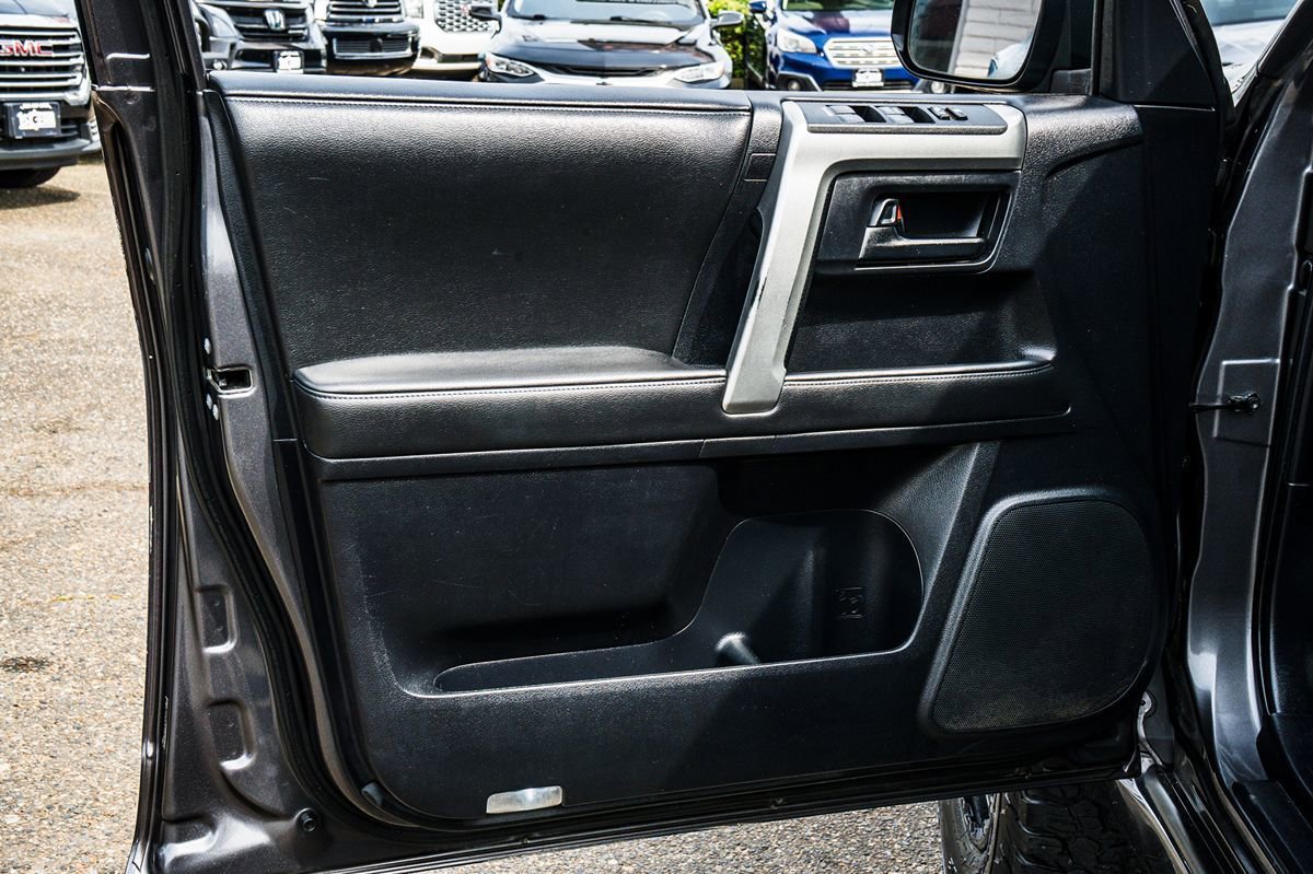 Used 2011 Toyota 4Runner Limited AWD/4WD image 23