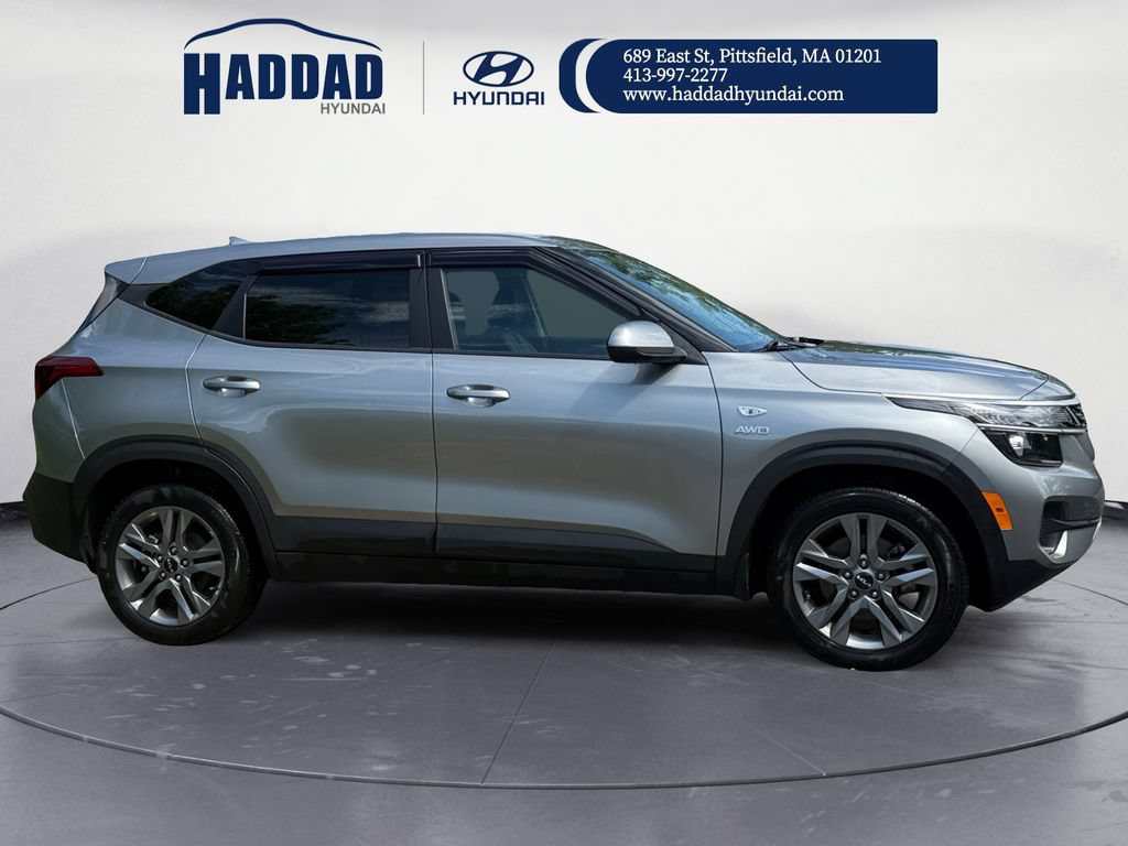 Used 2023 Kia Seltos LX AWD/4WD image 6