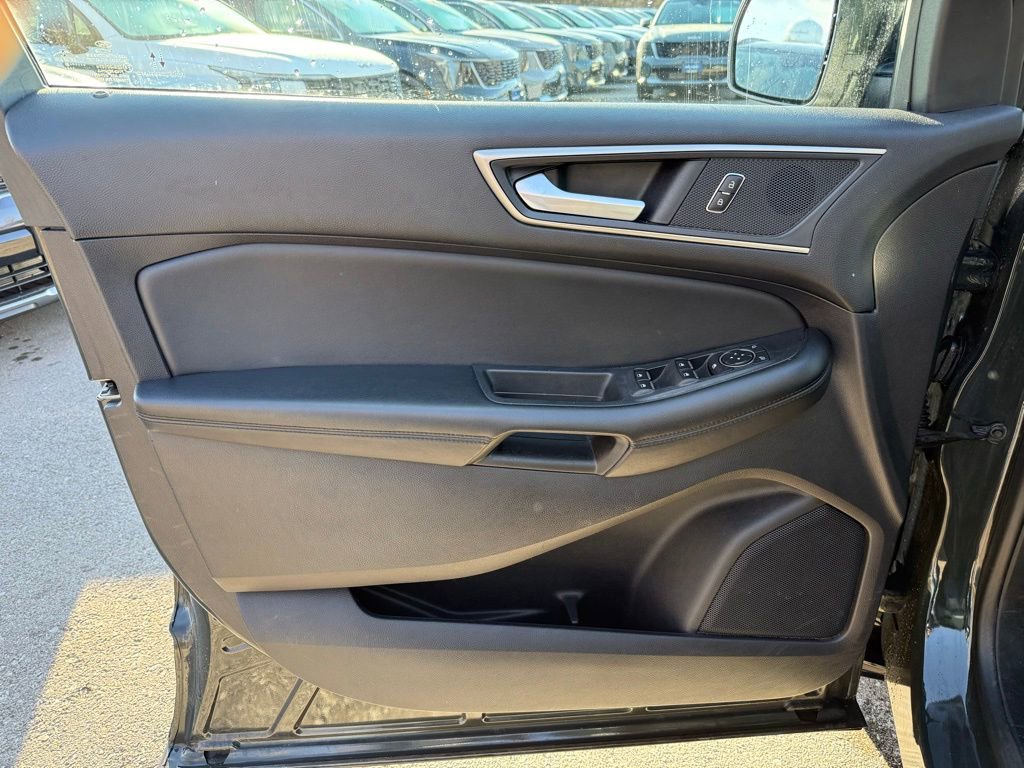 Used 2022 Ford Edge SEL w/ Convenience Package image 7