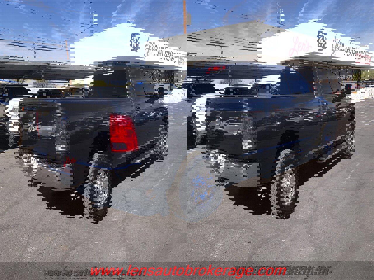 Used 2018 RAM 2500 Tradesman w/ Chrome Appearance Group image 8