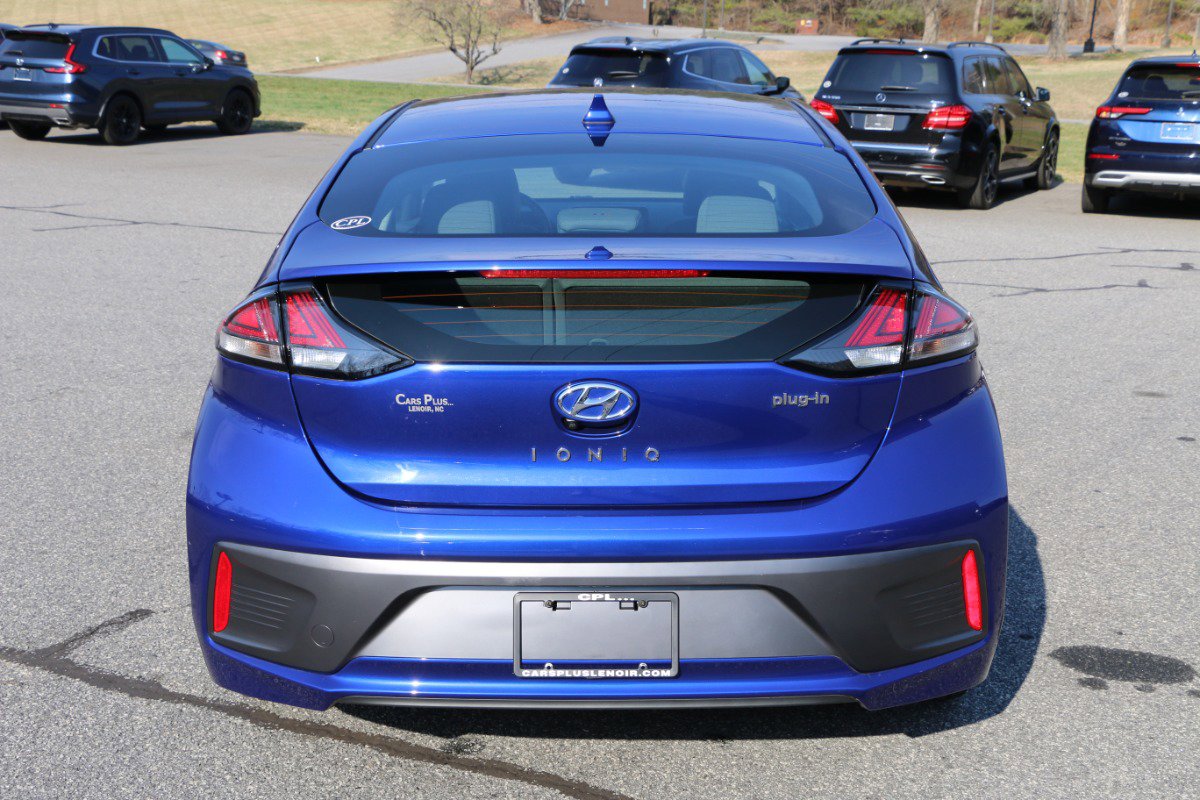 Used 2021 Hyundai Ioniq SE FWD image 4