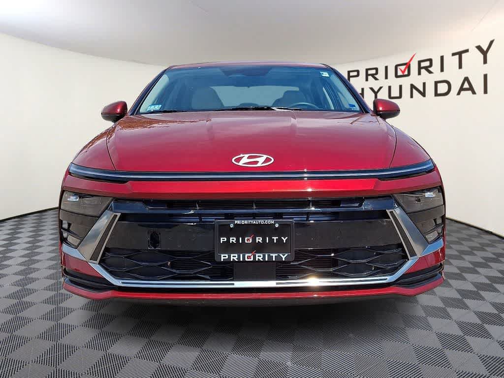 Used 2025 Hyundai Sonata SEL FWD image 2