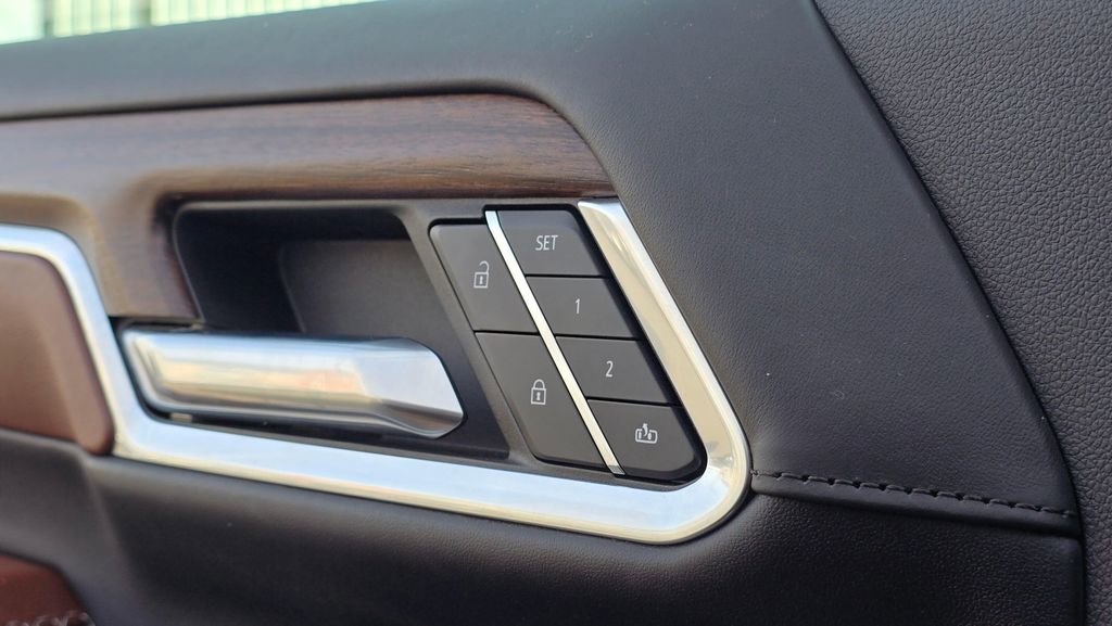 Used 2024 GMC Sierra 3500 Denali Ultimate image 23