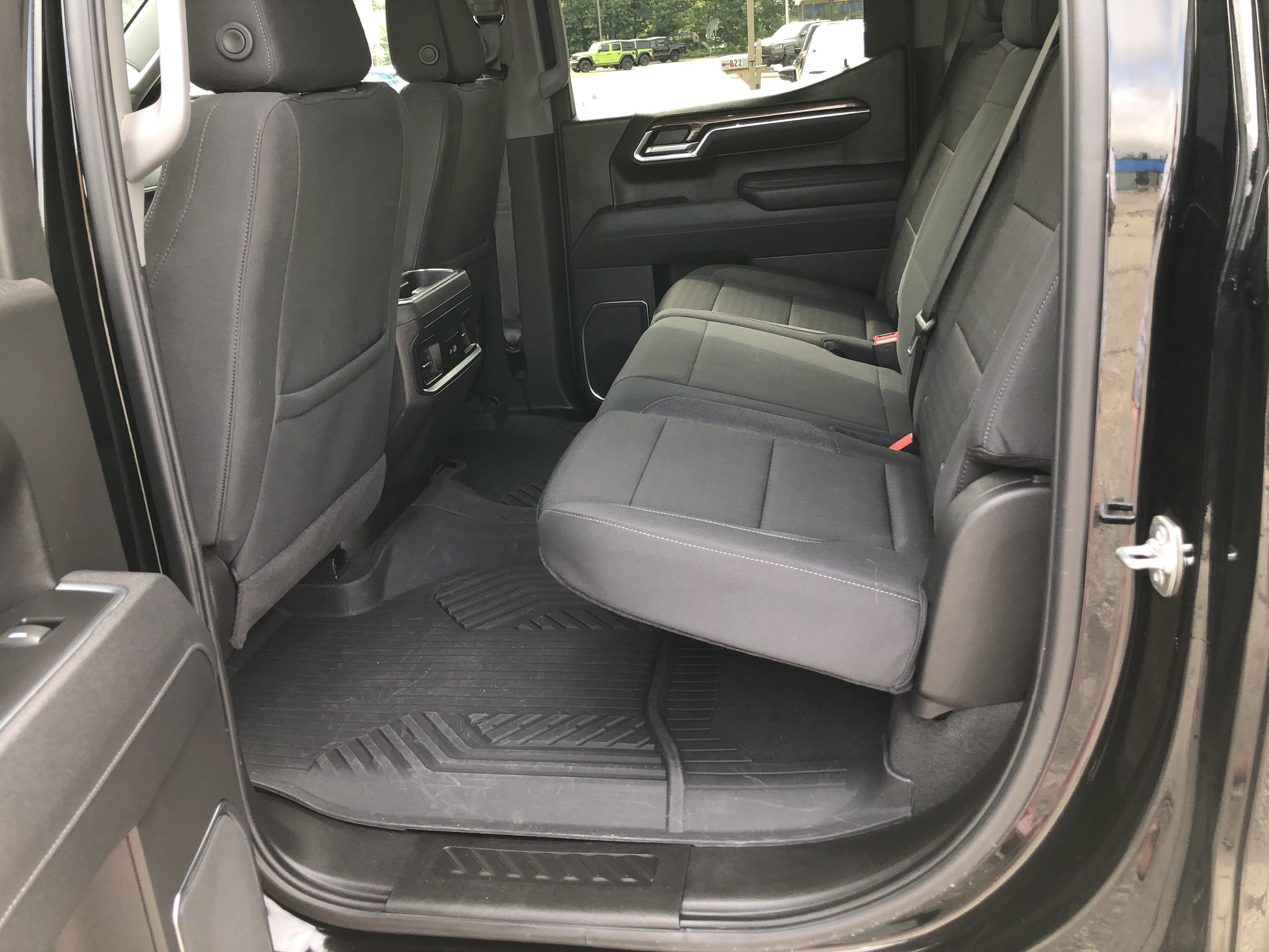 Used 2025 Chevrolet Silverado 1500 LT Trail Boss w/ Convenience Package II AWD/4WD image 14