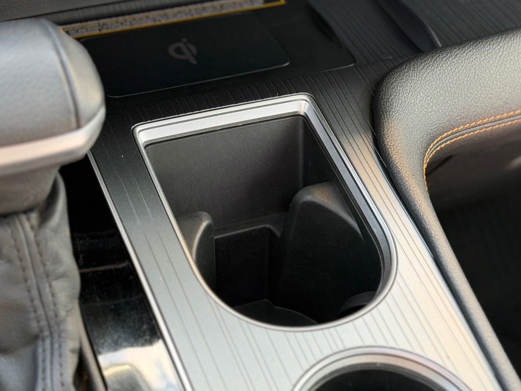 Used 2023 Toyota Sienna XLE Woodland Edition image 17