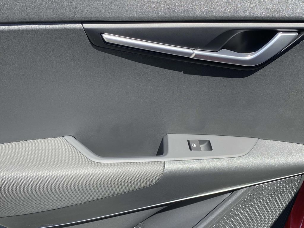 New 2025 Kia Niro EX image 10