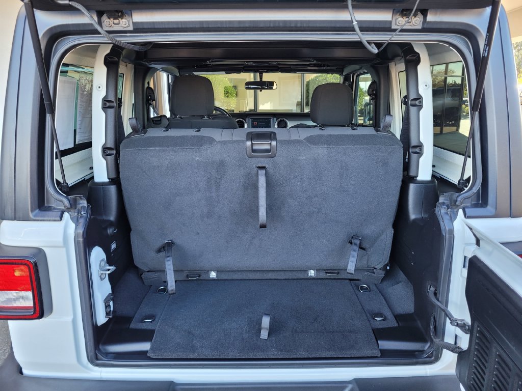 Used 2021 Jeep Wrangler Sport AWD/4WD image 9