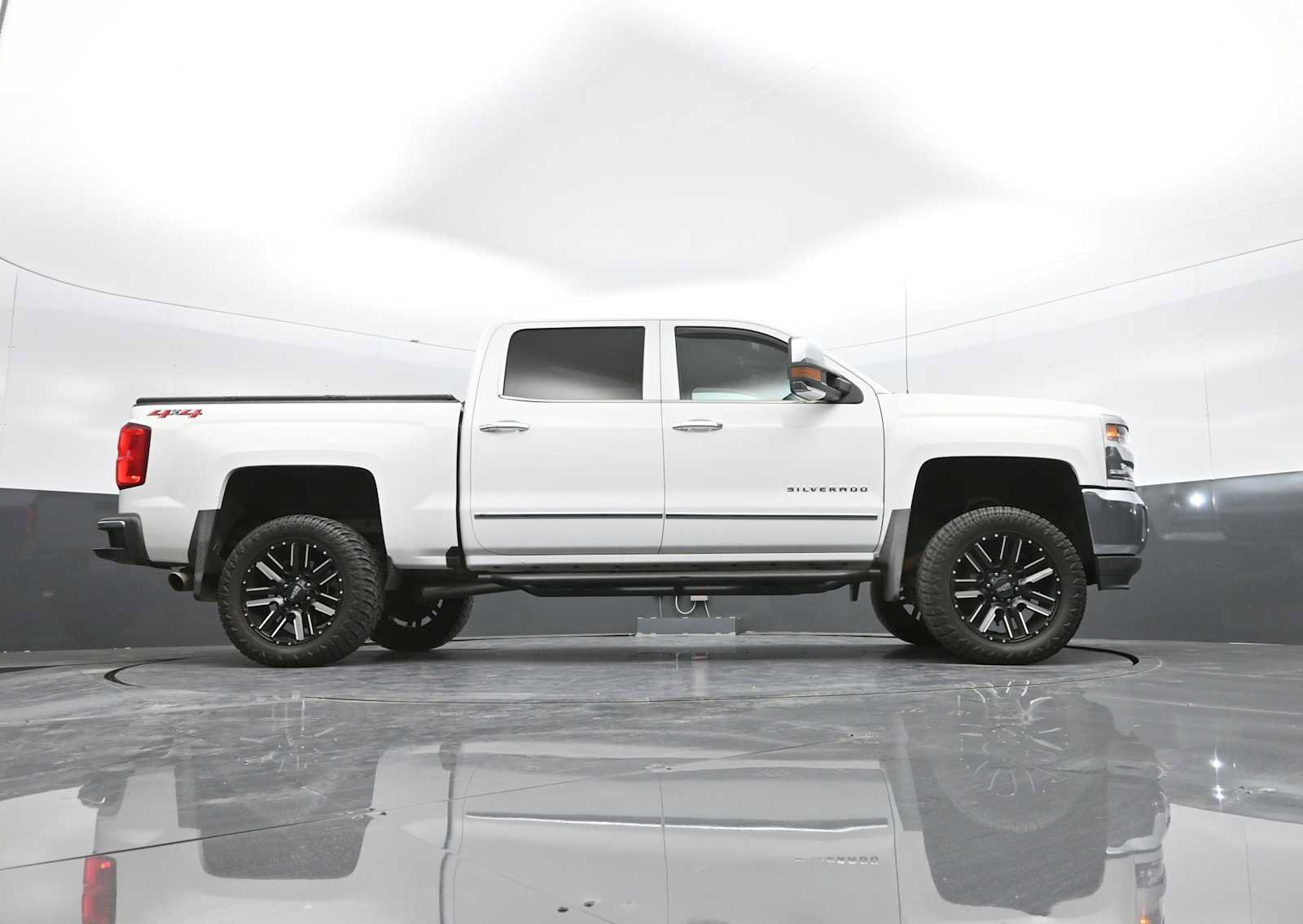 Used 2018 Chevrolet Silverado 1500 LTZ w/ Sport Package AWD/4WD image 43