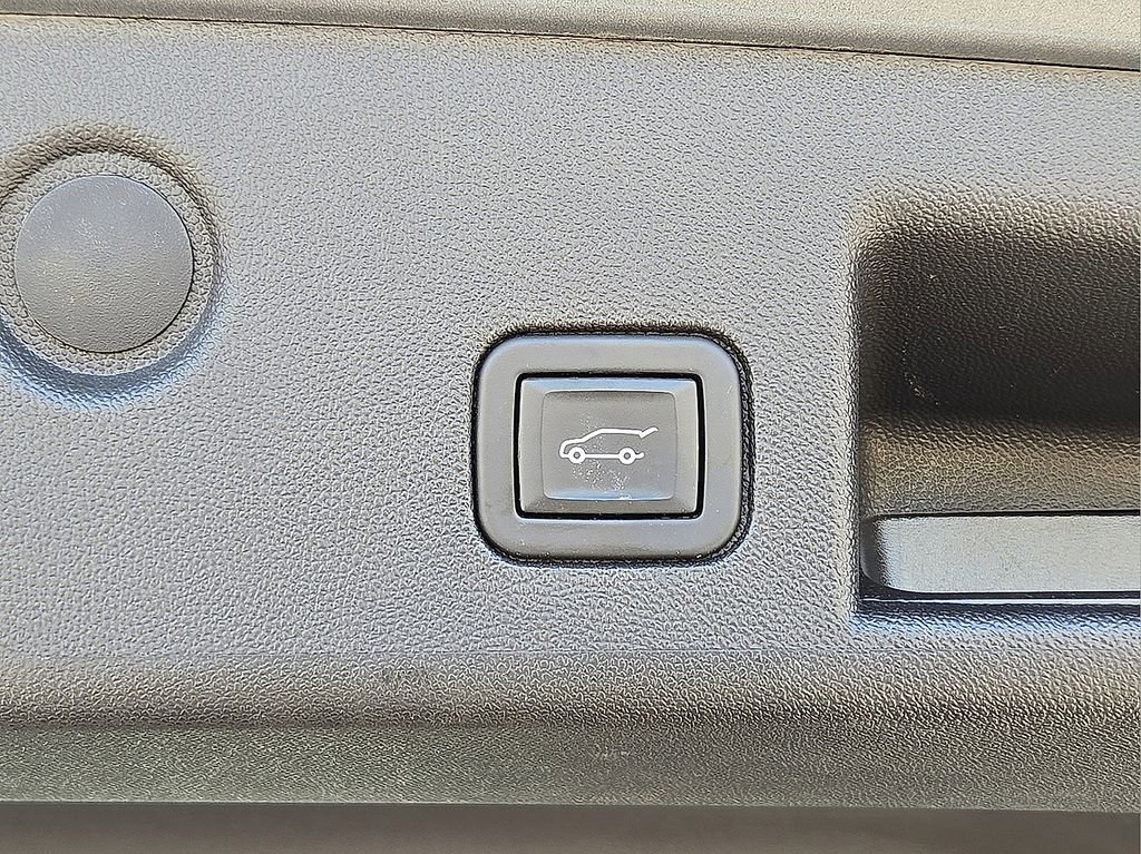 Used 2024 Chevrolet Equinox LT image 16