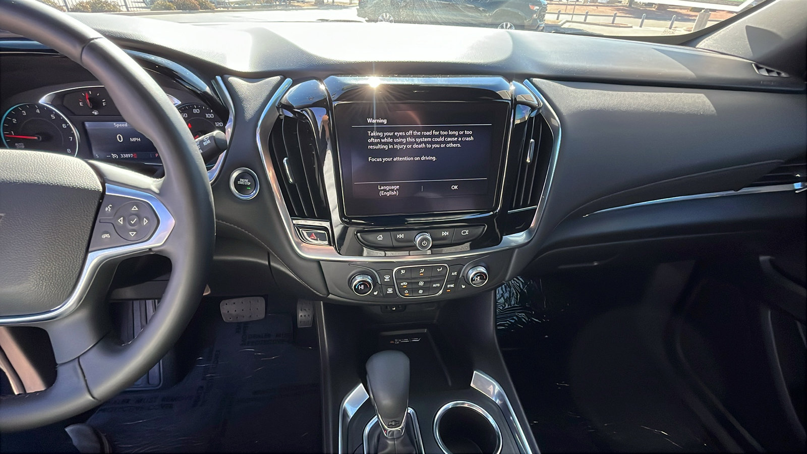 Used 2023 Chevrolet Traverse LT image 19