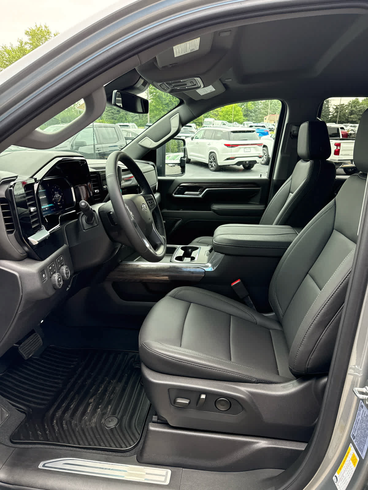 New 2026 Chevrolet Silverado 2500 LTZ w/ LTZ Plus Package AWD/4WD image 5