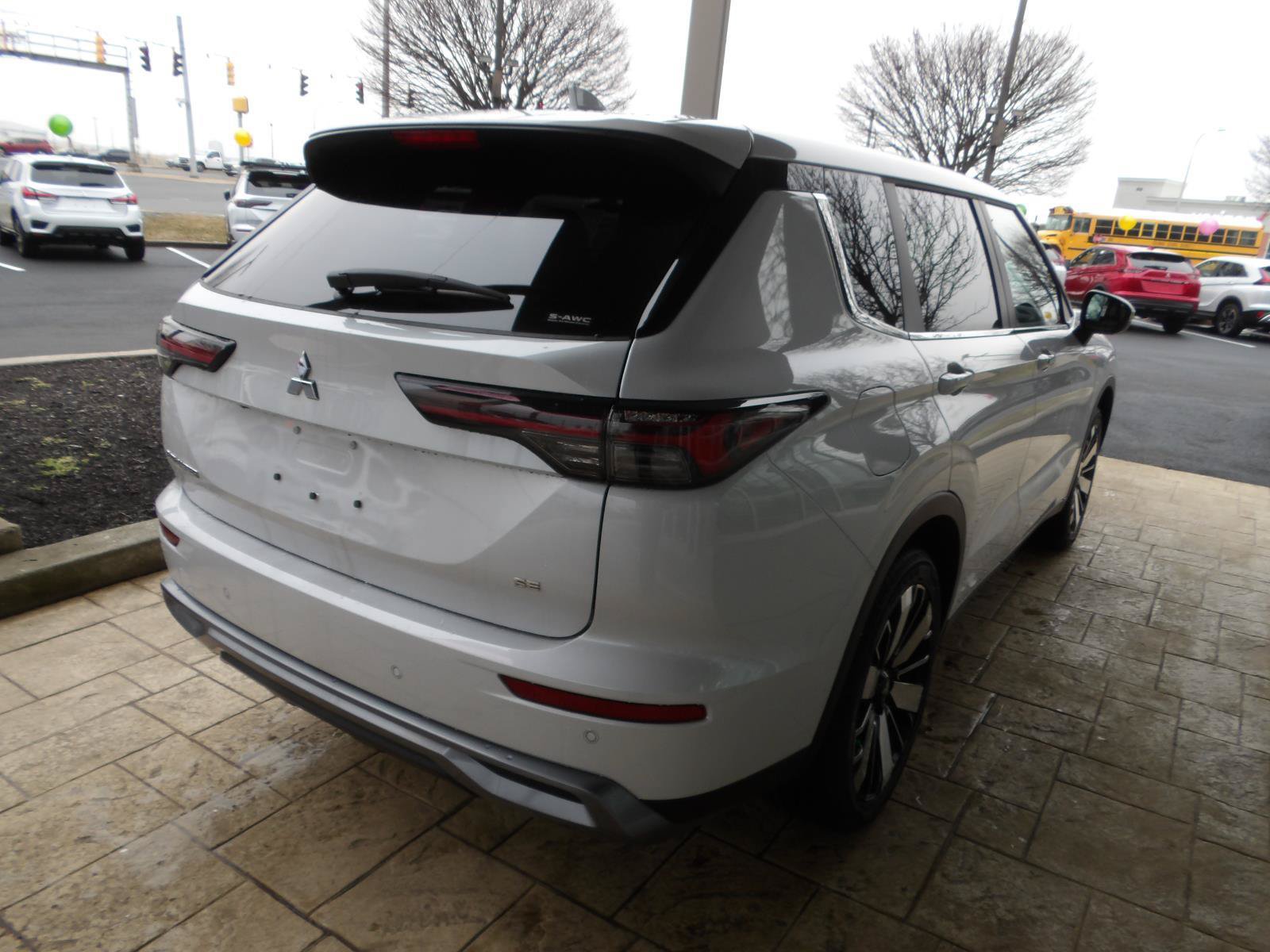 New 2026 Mitsubishi Outlander SE AWD/4WD image 7