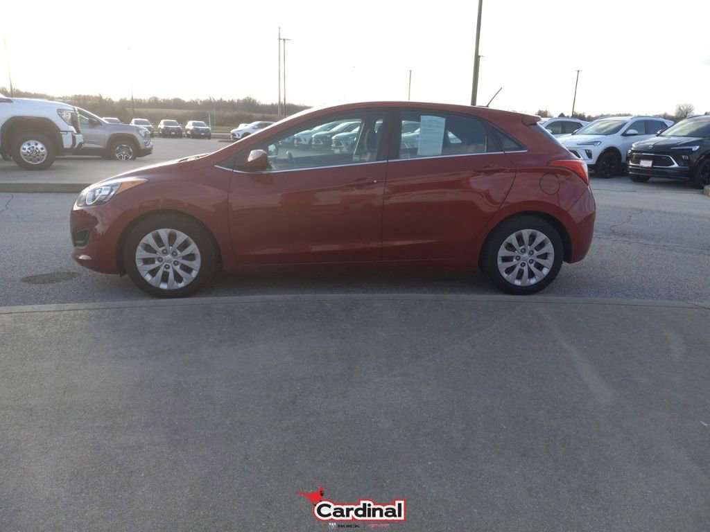 Used 2017 Hyundai Elantra GT image 13