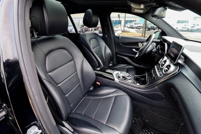 Used 2017 Mercedes-Benz GLC 300 4MATIC image 38